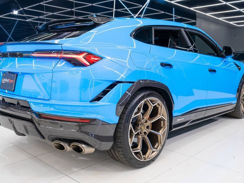 Used 2024 Lamborghini Urus Performante AWD/4WD image 21