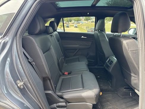 Used 2021 Volkswagen Atlas Cross Sport SE w/ Panoramic Sunroof Package image 11