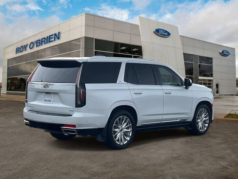 Used 2023 Cadillac Escalade Premium Luxury w/ Performance Package AWD/4WD image 5