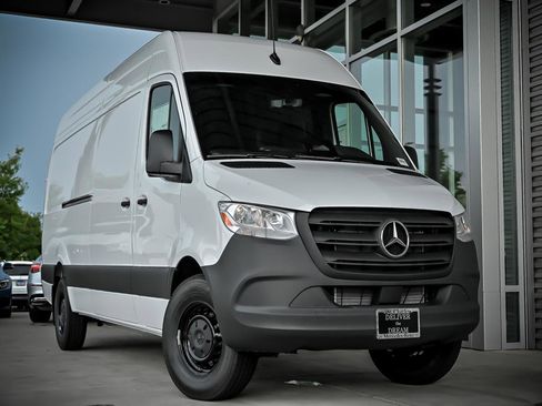 New 2025 Mercedes-Benz Sprinter 2500 image 1