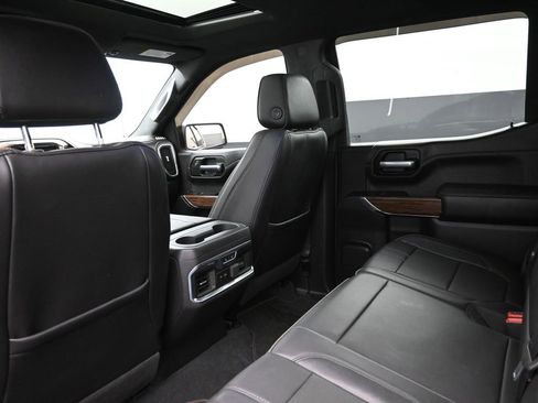 Used 2020 Chevrolet Silverado 1500 High Country image 2