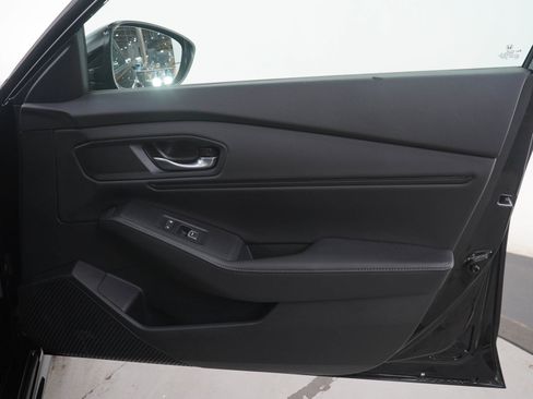 Used 2025 Honda Accord Sport image 9