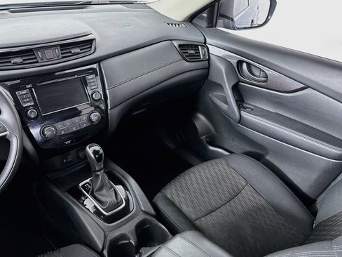 Used 2019 Nissan Rogue S FWD image 21