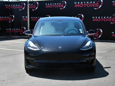 Used 2018 Tesla Model 3 Long Range image 2