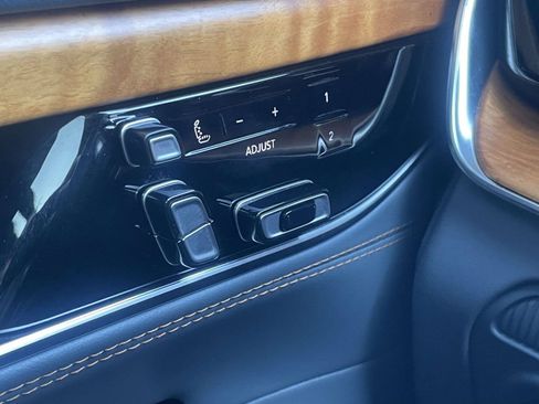 Used 2022 Jeep Grand Wagoneer Series II w/ Premium Group II AWD/4WD image 28