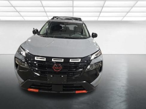 Used 2025 Nissan Rogue SV AWD/4WD image 10