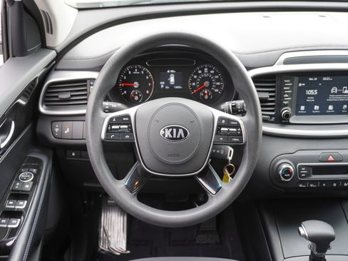 Used 2019 Kia Sorento LX image 14