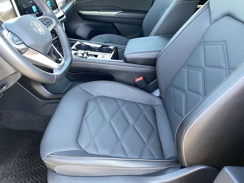 Used 2024 Volkswagen Atlas SE FWD image 20