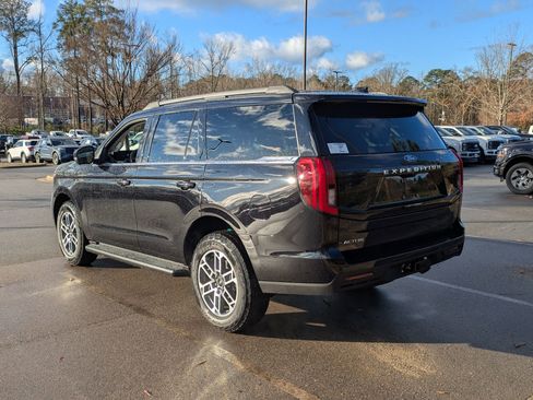 New 2025 Ford Expedition Active image 6