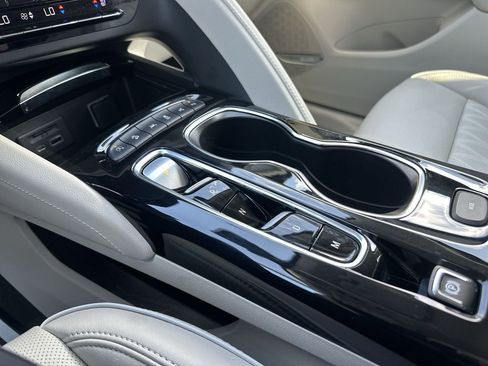 Used 2023 Buick Envision Avenir image 20