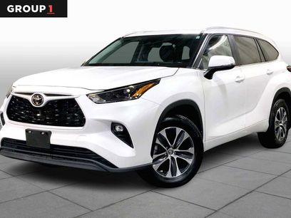 Used 2024 Toyota Highlander XLE