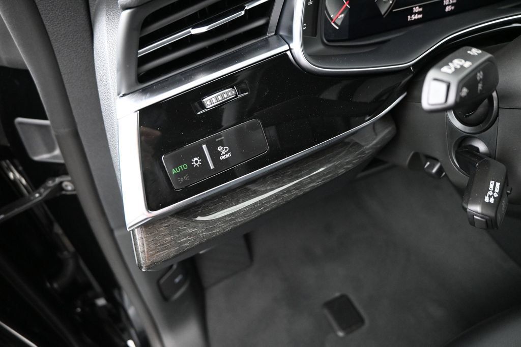 New 2027 Audi Q8 Premium Plus AWD/4WD image 7