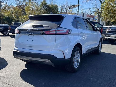 Used 2024 Ford Edge SEL image 6