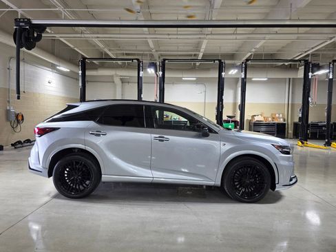 Used 2023 Lexus RX 500h F Sport w/ Accessory Package (Z1) AWD/4WD image 8