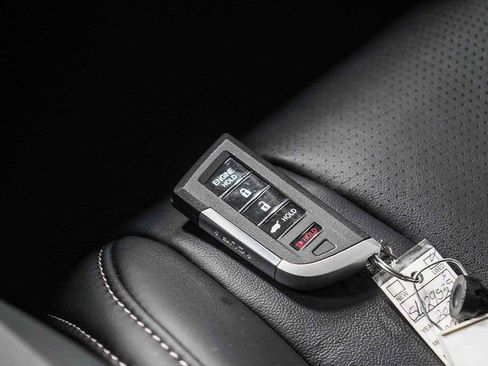 Used 2025 Acura MDX SH-AWD w/ Technology Package image 32