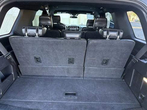 Used 2018 Ford Expedition XLT w/ Equipment Group 202A RWD image 18