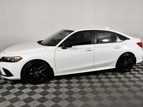 Certified 2024 Honda Civic Sport image 9