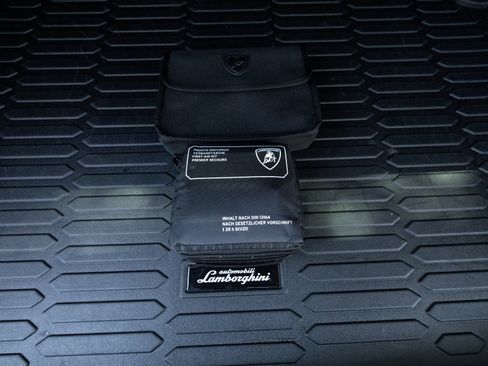 Used 2023 Lamborghini Urus S AWD/4WD image 91
