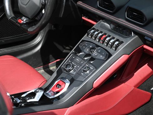 Used 2017 Lamborghini Huracan LP 610-4 AWD/4WD image 18