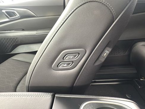 New 2026 Kia Carnival SX w/ SX Dark Edition Package FWD image 42