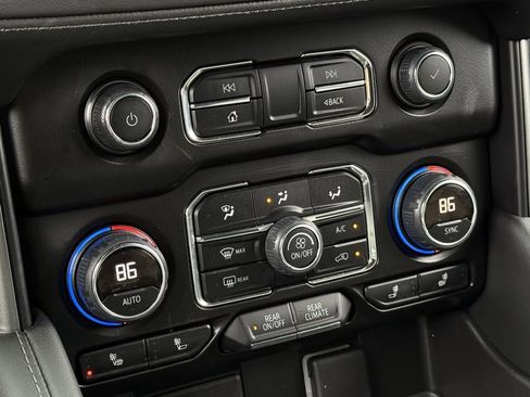 Used 2022 Chevrolet Tahoe LT w/ Luxury Package image 16