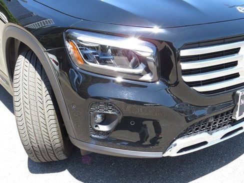 Used 2026 Mercedes-Benz GLB 250 4MATIC image 23