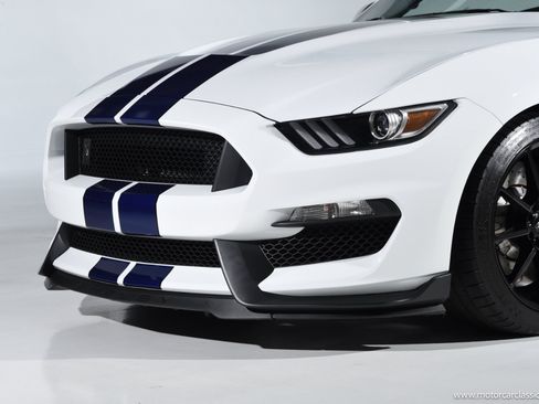 Used 2016 Ford Mustang Shelby GT350 w/ Technology Package RWD image 16