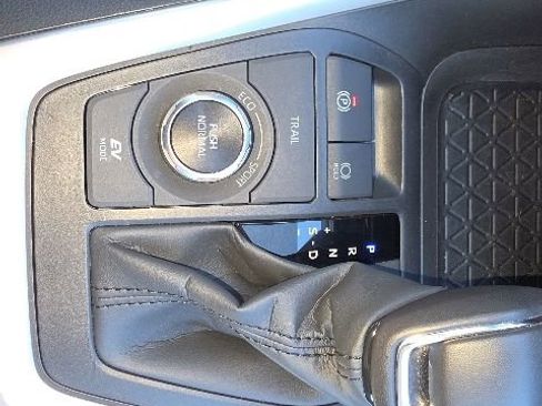 Used 2025 Toyota RAV4 XLE Premium AWD/4WD image 15