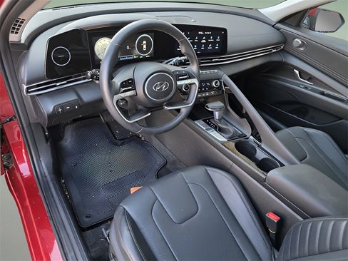 Used 2023 Hyundai Elantra Limited image 22