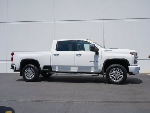 Certified 2022 Chevrolet Silverado 3500 High Country w/ Z71 Off-Road Package AWD/4WD image 2