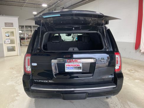 Used 2017 GMC Yukon XL Denali w/ Open Road Package AWD/4WD image 14