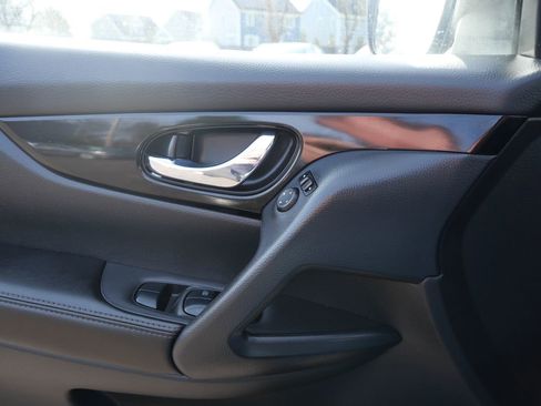 Used 2022 Nissan Rogue Sport SV image 13