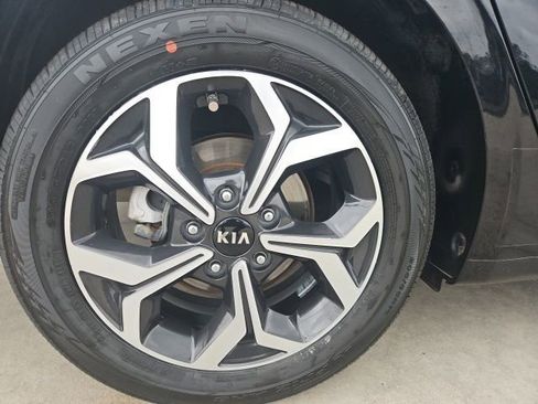 Used 2021 Kia Forte LXS image 24