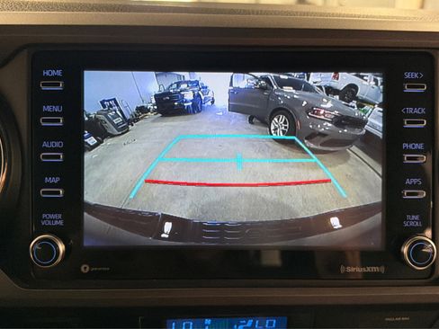 Used 2022 Toyota Tacoma TRD Off-Road AWD/4WD image 27