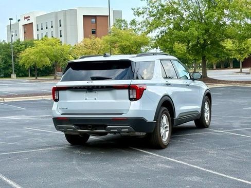 Used 2026 Ford Explorer Active w/ Active Comfort Package RWD image 7
