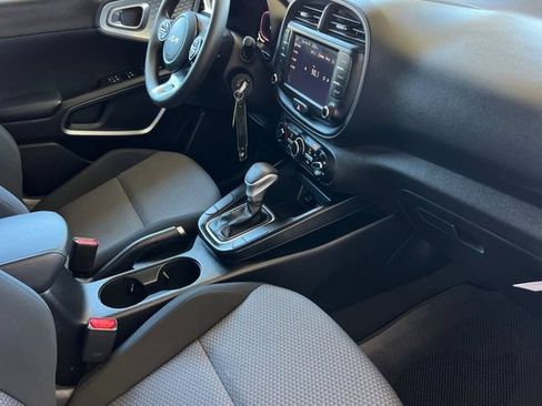 Used 2024 Kia Soul LX w/ Option Group 015 FWD image 19