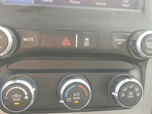 Used 2024 RAM 2500 Big Horn image 25