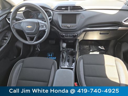 Used 2023 Chevrolet TrailBlazer LS AWD/4WD image 21