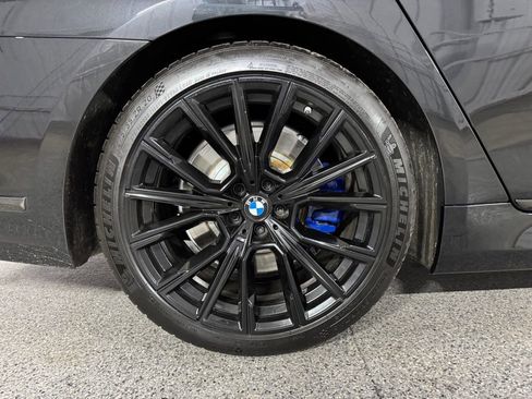 Used 2021 BMW 750i xDrive w/ Executive Package AWD/4WD image 11