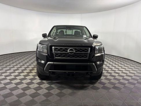 Used 2024 Nissan Frontier SV image 9