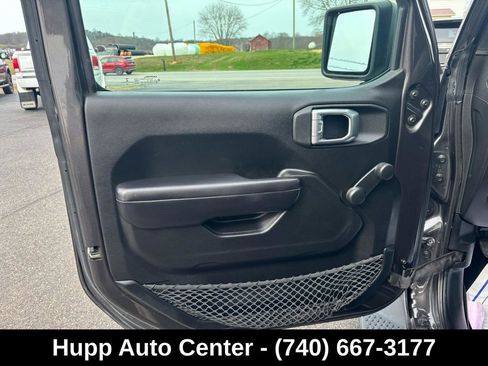Used 2019 Jeep Wrangler Sport AWD/4WD image 6
