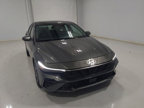 Used 2024 Hyundai Elantra SEL w/ Convenience Package FWD image 14