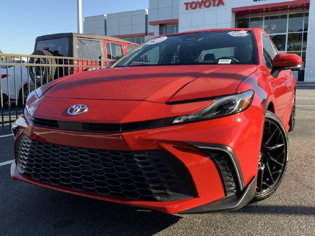 Used 2026 Toyota Camry SE w/ Convenience Package FWD image 1