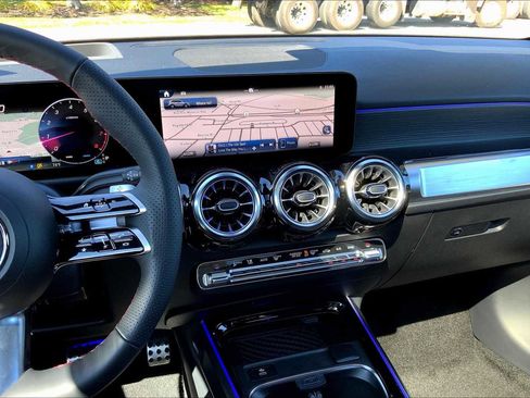 New 2026 Mercedes-Benz GLB 250 4MATIC image 6