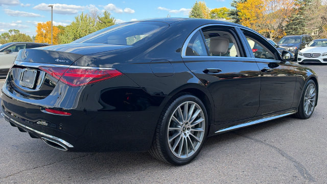 Used 2022 Mercedes-Benz S 500 4MATIC image 4