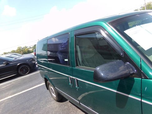 Used 1998 Chevrolet Astro w/ Convenience Group image 50