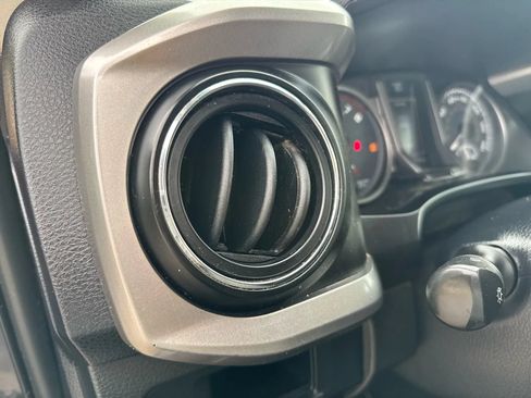 Used 2017 Toyota Tacoma SR5 w/ Tow Package RWD image 19