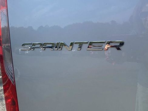 Used 2024 Mercedes-Benz Sprinter 2500 image 5