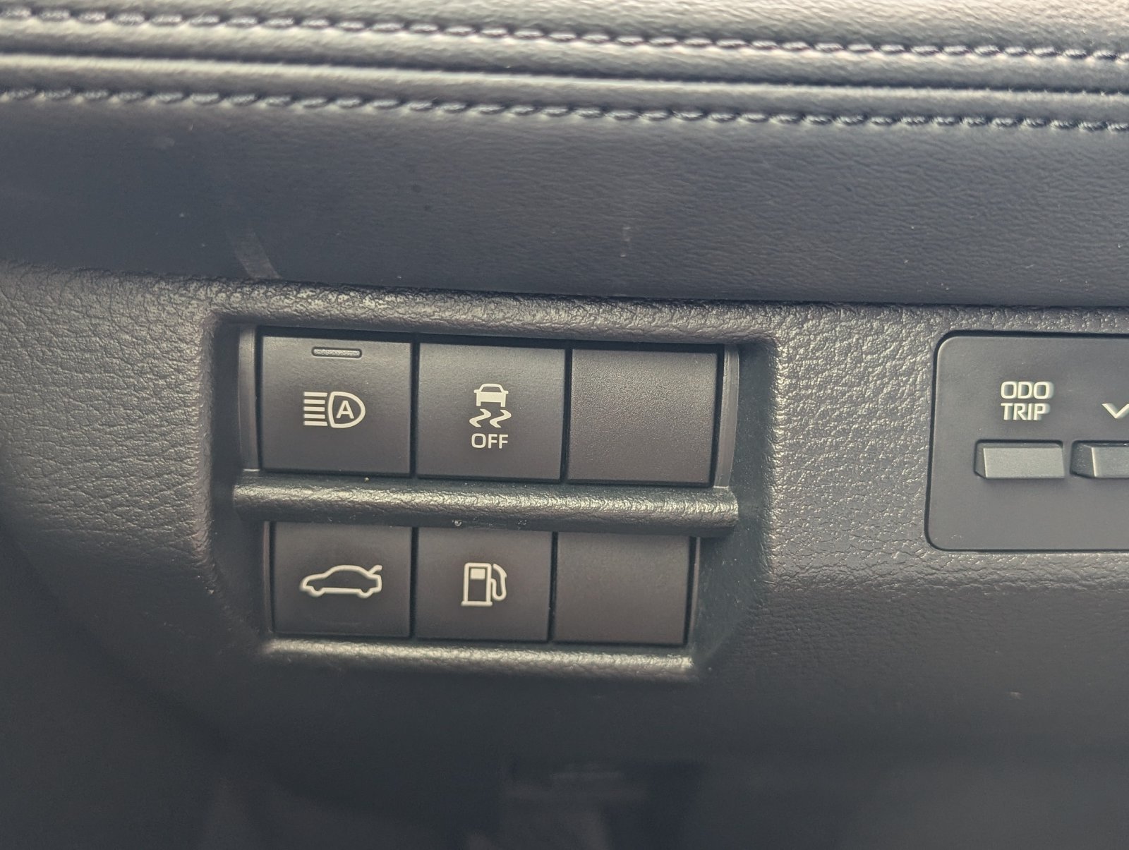 Used 2020 Toyota Avalon XLE w/ Moonroof Package FWD image 26