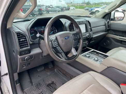 Used 2018 Ford Expedition Limited w/ Equipment Group 301A AWD/4WD image 8